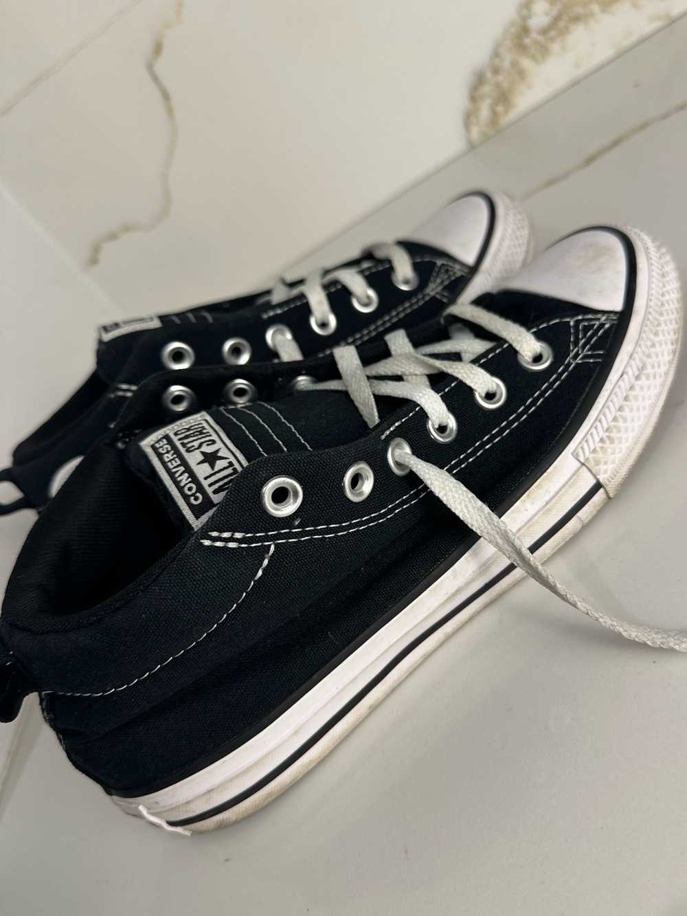 Converse Chuck Taylor All Star Black low Top Sneakers Kids Size 5